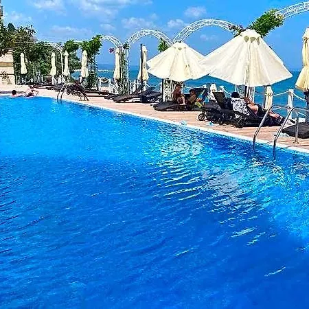Luxurious And Panoramic At The Beach. Apartament Varna