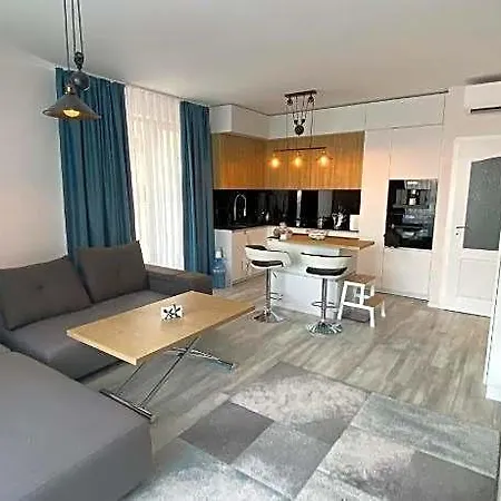 Luxurious And Panoramic At The Beach. Apartament