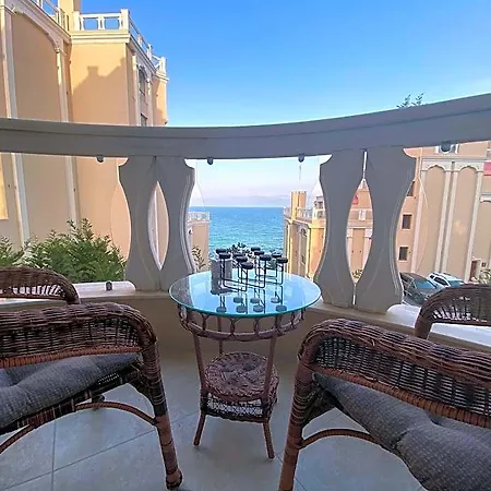 Luxurious And Panoramic At The Beach. Апартамент